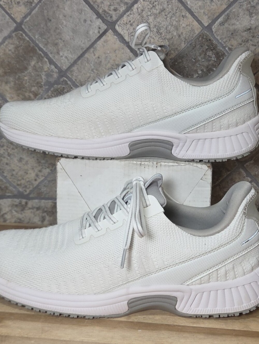 Orthofeet Kita Womans White Knit Athletic Sneakers 9.5 M